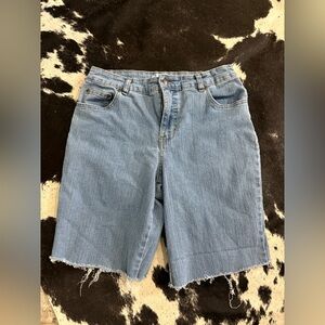 Ladies Sz 10P cut off shorts by Kim rogers petites